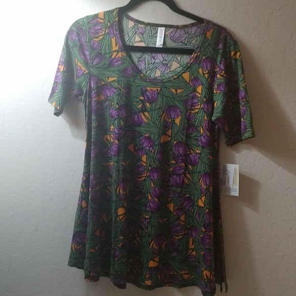 LuLaRoe Tops - NWT Lularoe Perfect Tee